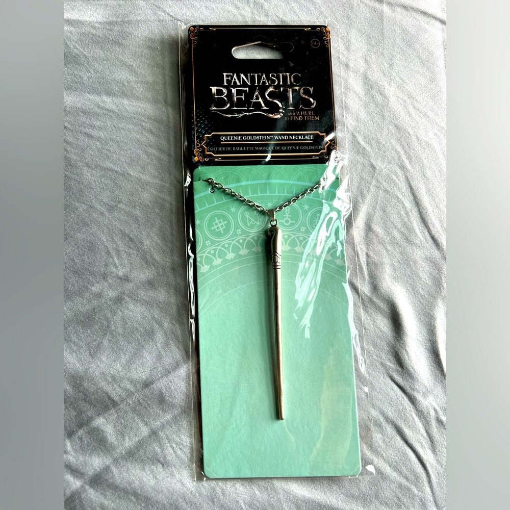 Fantastic Beasts Queenie Goldstein Wand Necklace (NWT)